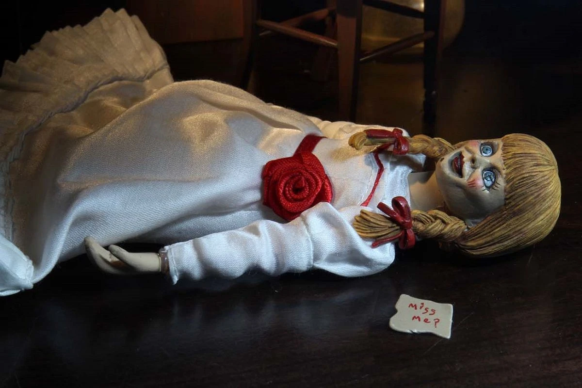 NECA The Conjuring Universe - Annabelle Clothed Actionfigur 12 NECA The Conjuring Universe - Annabelle Clothed Actionfigur - Image 10