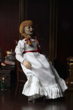 NECA The Conjuring Universe - Annabelle Clothed Actionfigur 17 NECA The Conjuring Universe - Annabelle Clothed Actionfigur -Figurenwelt Geschaft 148936 1