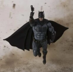 Justice League - Batman - S.H.Figuarts Figur -Figurenwelt Geschaft 3ea05dfdeb0e3cce25744b54012628392a47a2a5f5fcadb811371a9105036db9