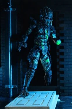NECA Predator 2 - Ultimate Battle-Damaged City Hunter Actionfigur 22 NECA Predator 2 - Ultimate Battle-Damaged City Hunter Actionfigur -Figurenwelt Geschaft 5142811