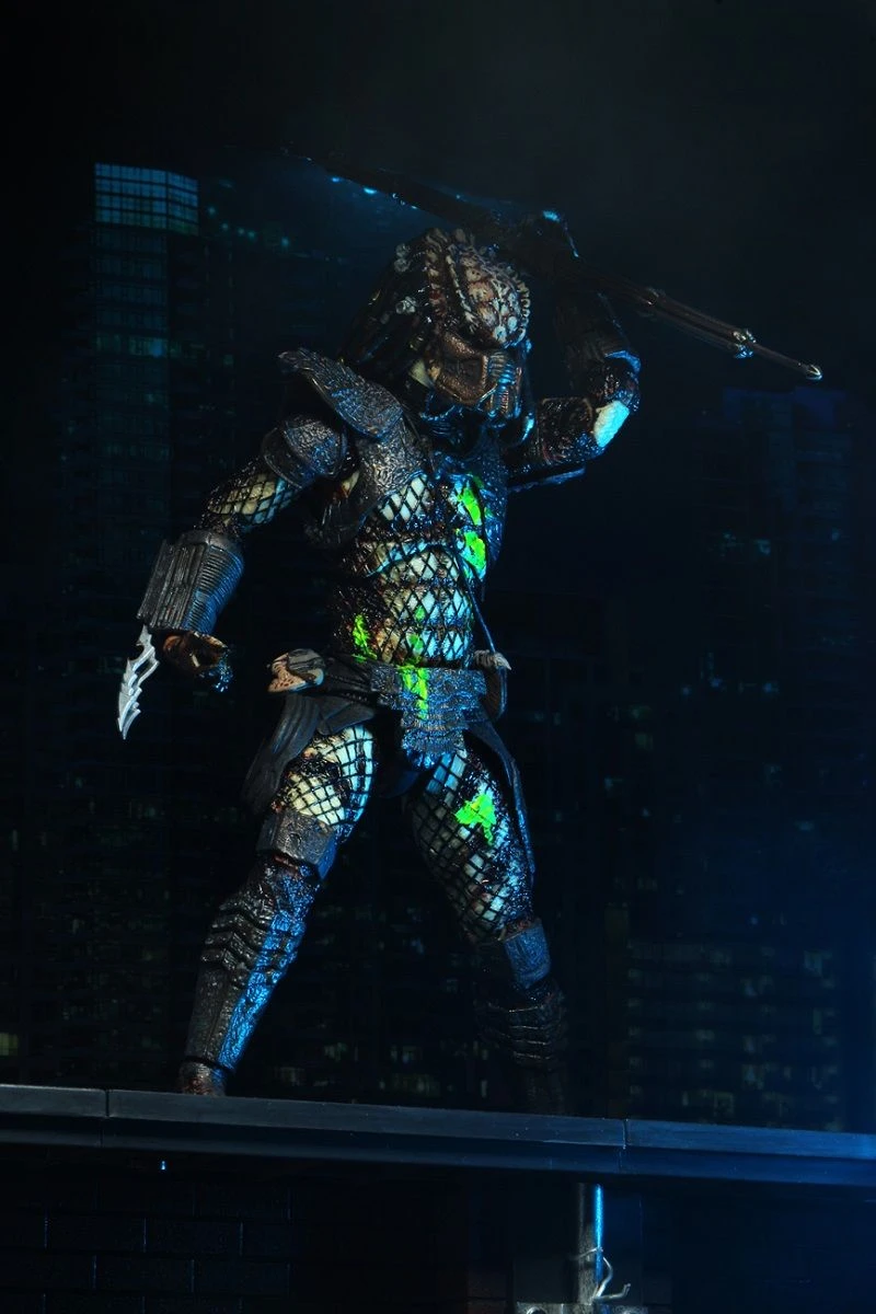 NECA Predator 2 - Ultimate Battle-Damaged City Hunter Actionfigur 4 NECA Predator 2 - Ultimate Battle-Damaged City Hunter Actionfigur - Image 2