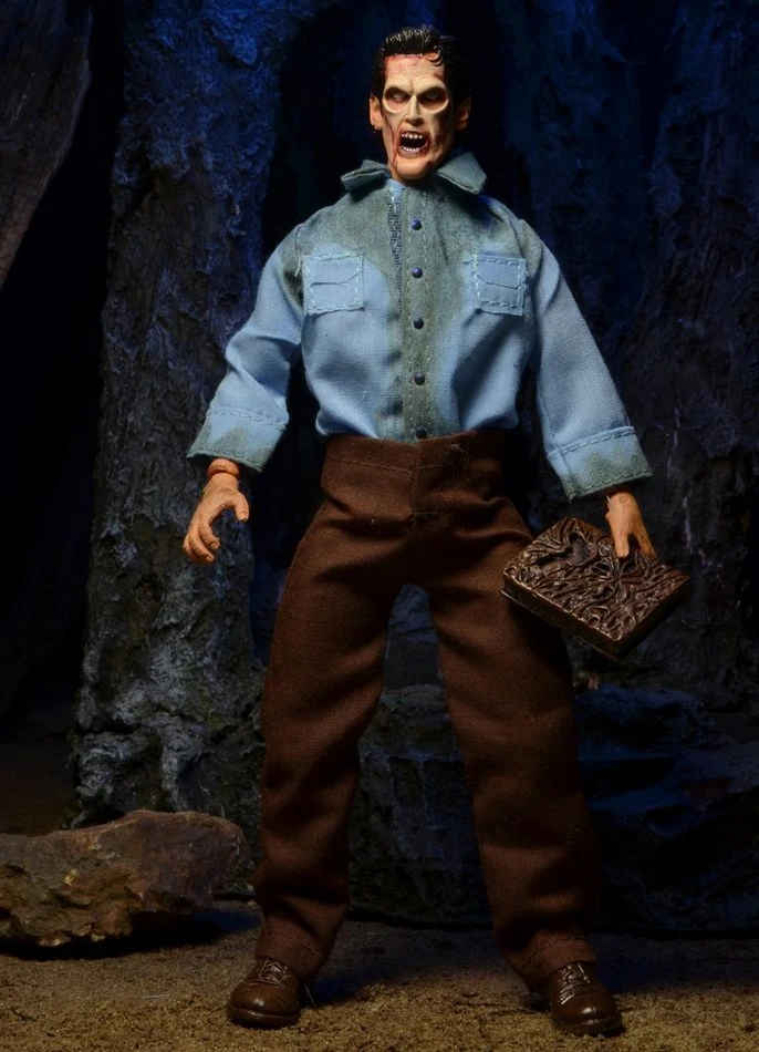 NECA Evil Dead 2 - Deadite Ash Retro Clothed Style Figur 8 NECA Evil Dead 2 - Deadite Ash Retro Clothed Style Figur - Image 6