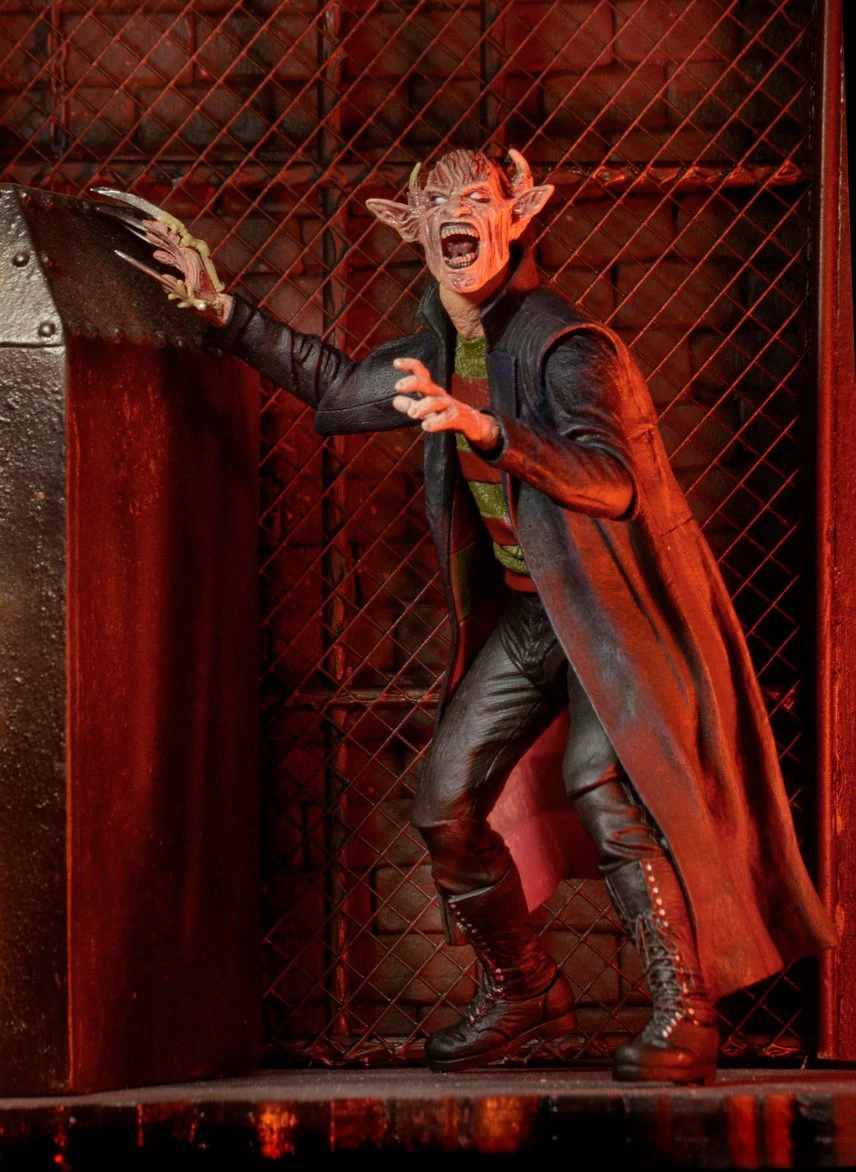 NECA Nightmare On Elm Street Part 7 - New Nightmare Freddy Figur 9 NECA Nightmare On Elm Street Part 7 - New Nightmare Freddy Figur - Image 7
