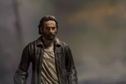 The Walking Dead TV Serie 8 - Rick Grimes Figur -Figurenwelt Geschaft c4fd90f6e7674bb57be3ca6a5a542f490d934d835fc8e81dfc4f67115e348668