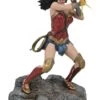 Diamond Select DC Gallery - JL Movie - Wonder Woman Bracelets Statue -Figurenwelt Geschaft cc9048195b18161f6e88f6f0b0928ef396f729954d908f72f2d7da29c484f674