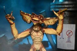 NECA Gremlins 2 - Ultimate Demolition Gremlin 2-Pack - Clothed Actionfigur -Figurenwelt Geschaft demo set2 scaled 1
