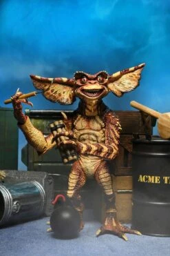 NECA Gremlins 2 - Ultimate Demolition Gremlin 2-Pack - Clothed Actionfigur -Figurenwelt Geschaft demo set4 scaled 1