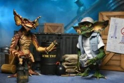 NECA Gremlins 2 - Ultimate Demolition Gremlin 2-Pack - Clothed Actionfigur -Figurenwelt Geschaft demo set6 scaled 1