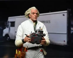 NECA Zurück In Die Zukunft - Doc Brown 1985 Ultimate Actionfigur 16 NECA Zurück In Die Zukunft - Doc Brown 1985 Ultimate Actionfigur -Figurenwelt Geschaft doc2 scaled 1