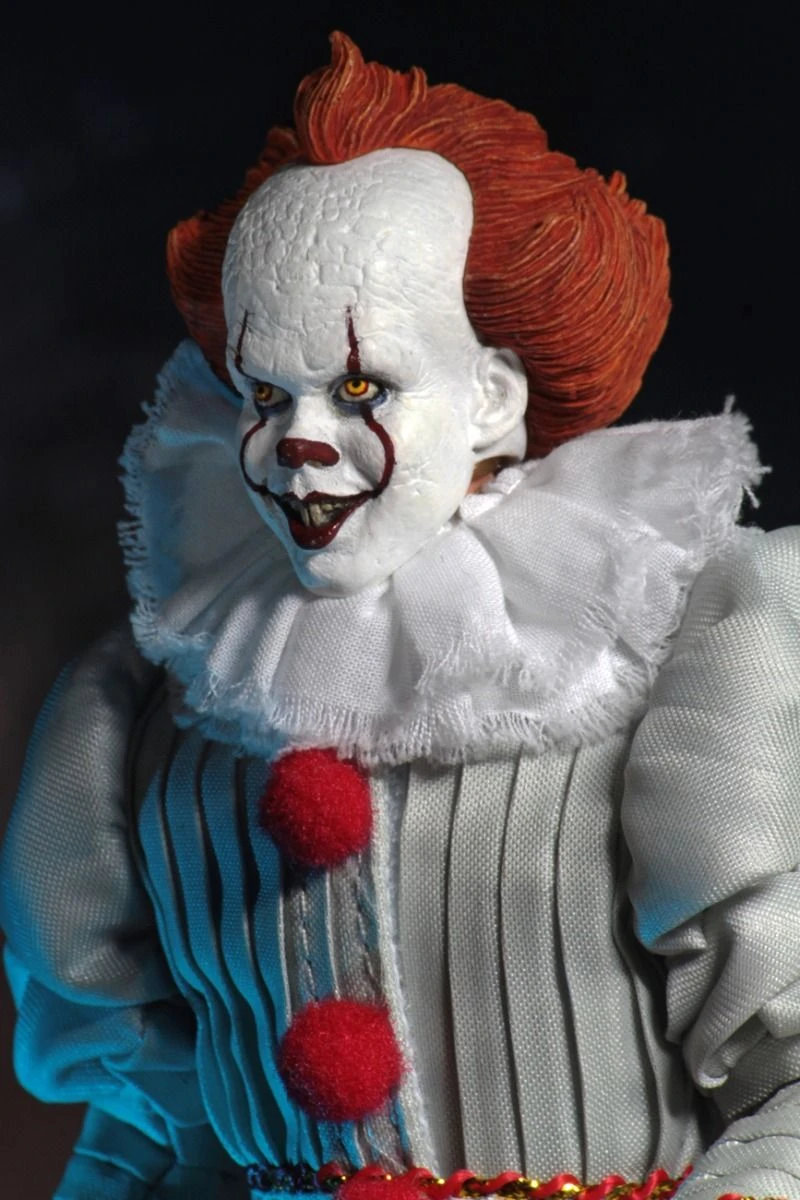 NECA IT (ES) - Ultimate Pennywise 2017 Clothed Figur 7 NECA IT (ES) - Ultimate Pennywise 2017 Clothed Figur - Image 5