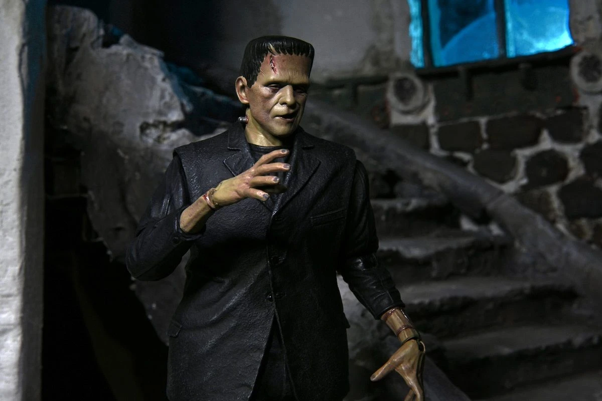 NECA Universal Monster Figur- Ultimate Frankensteins Monster (Color) 14 NECA Universal Monster Figur- Ultimate Frankensteins Monster (Color) - Image 12