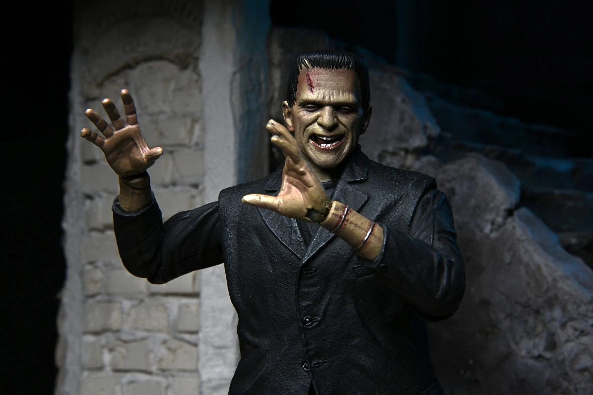 NECA Universal Monster Figur- Ultimate Frankensteins Monster (Color) 9 NECA Universal Monster Figur- Ultimate Frankensteins Monster (Color) - Image 7