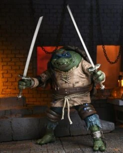 NECA Universal Monsters X TMNT - Ultimate Leonardo Als The Hunchback Figur 32 NECA Universal Monsters X TMNT - Ultimate Leonardo Als The Hunchback Figur -Figurenwelt Geschaft leo11 scaled 1