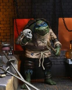 NECA Universal Monsters X TMNT - Ultimate Leonardo Als The Hunchback Figur 35 NECA Universal Monsters X TMNT - Ultimate Leonardo Als The Hunchback Figur -Figurenwelt Geschaft leo14 scaled 1