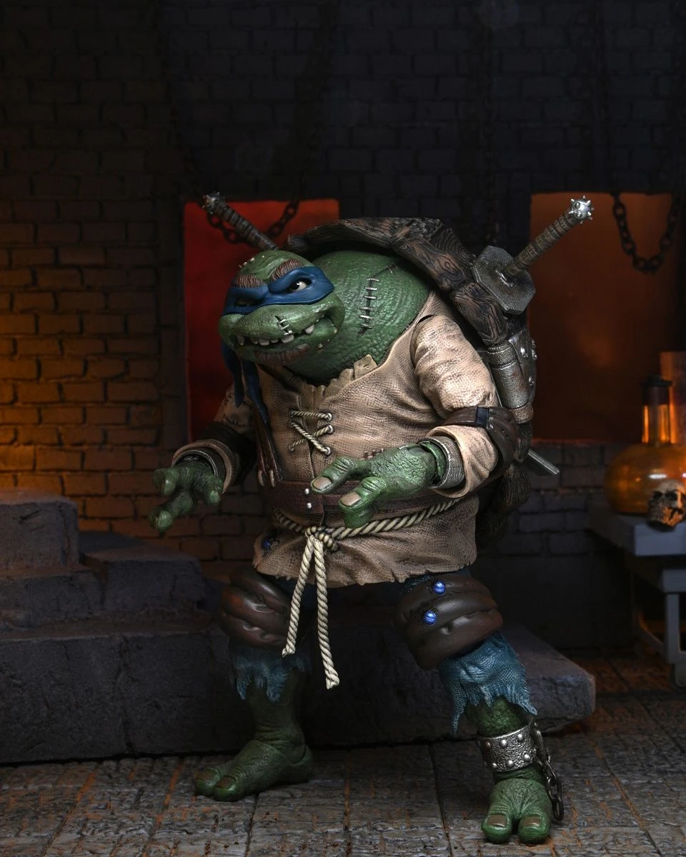 NECA Universal Monsters X TMNT - Ultimate Leonardo Als The Hunchback Figur 7 NECA Universal Monsters X TMNT - Ultimate Leonardo Als The Hunchback Figur - Image 5