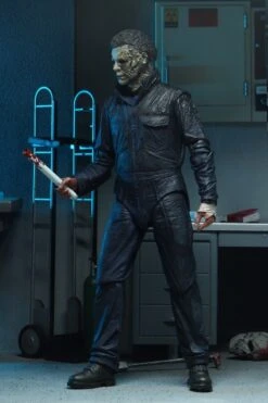 NECA Halloween Kills (2021) - Ultimate Michael Myers - Actionfigur 37 NECA Halloween Kills (2021) - Ultimate Michael Myers - Actionfigur -Figurenwelt Geschaft myers18 1 scaled 1
