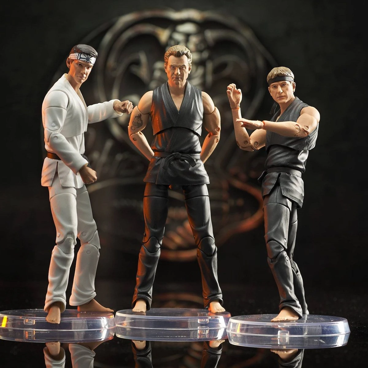 Diamond Select Cobra Kai Series 1 - Johnny Lawrence Actionfigur 4 Diamond Select Cobra Kai Series 1 - Johnny Lawrence Actionfigur - Image 2